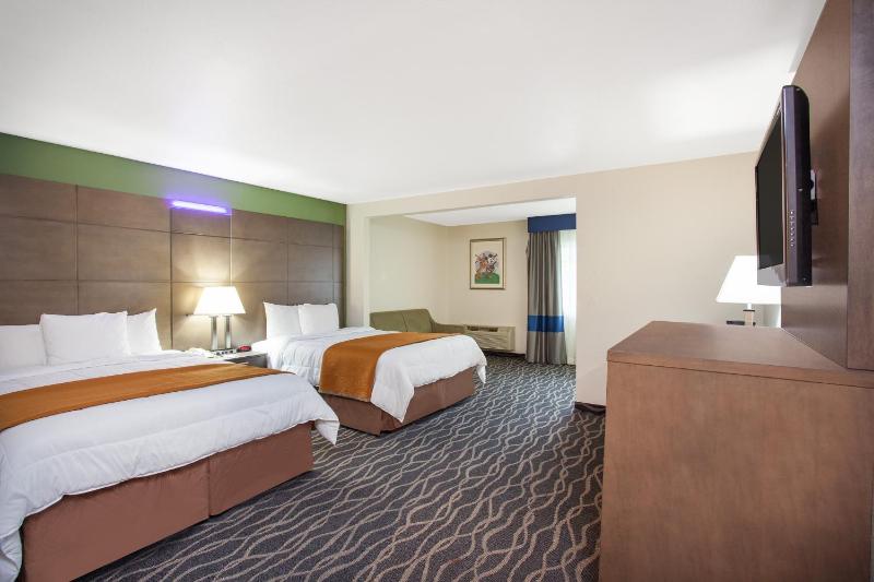 Mini Suite with Two Queen Beds - Non-Smoking image 2