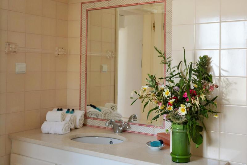 Double Room with Private External Bathroom image 2