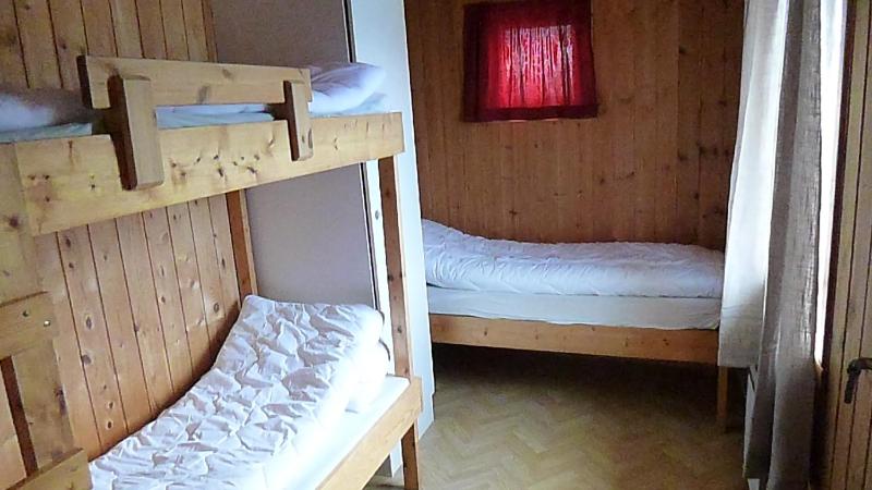 One-Bedroom Apartment image 4