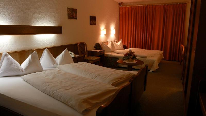 Quadruple Room image 4