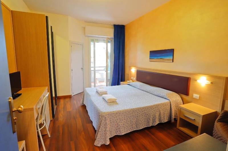 Double or Twin Room image 1