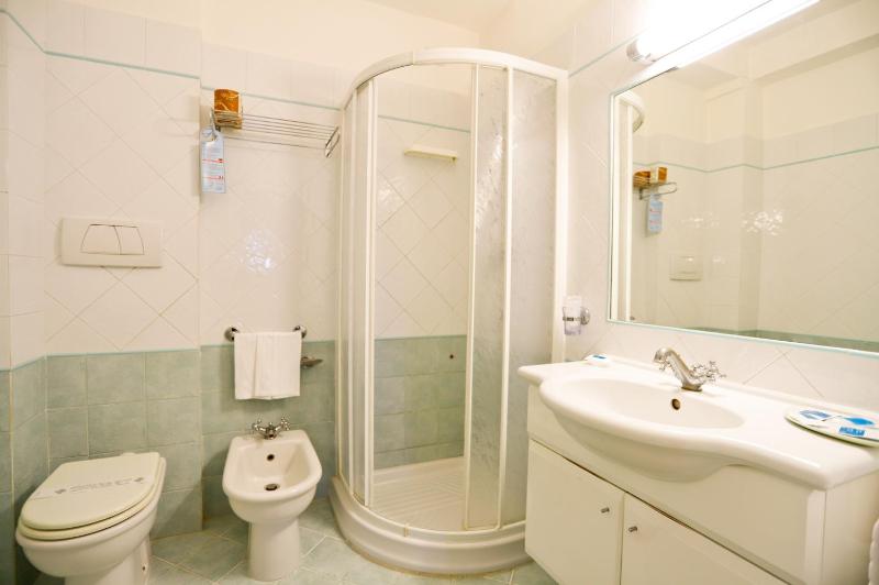 Economy Double or Twin Room image 1