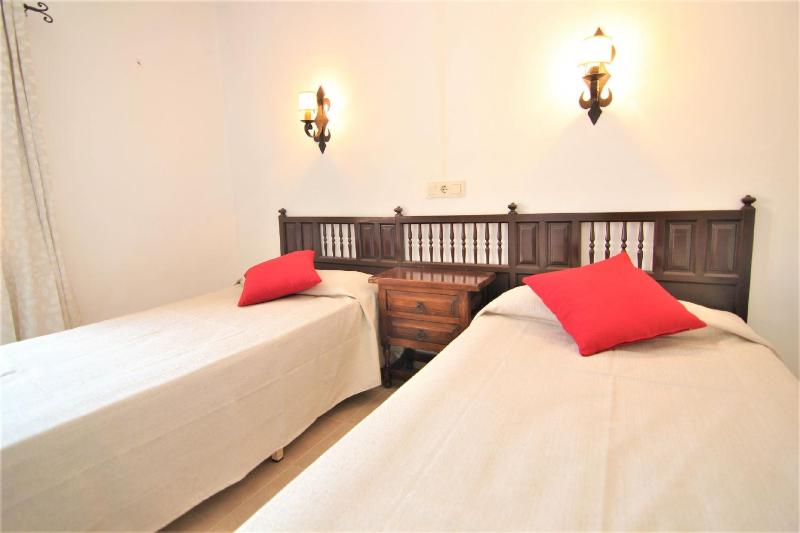 MARYVILLA 240 - image 2