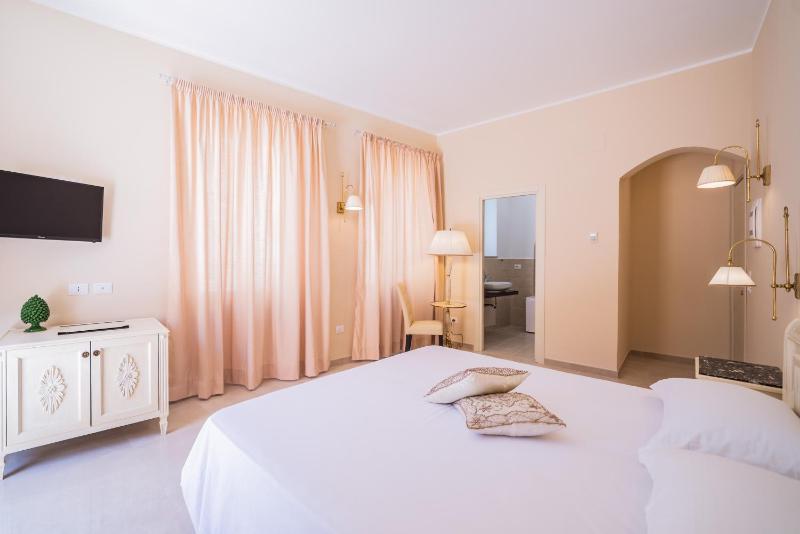 Double Room with Terrace image 4