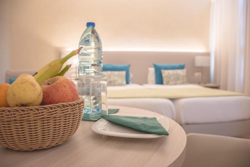 Executive Twin Room image 1