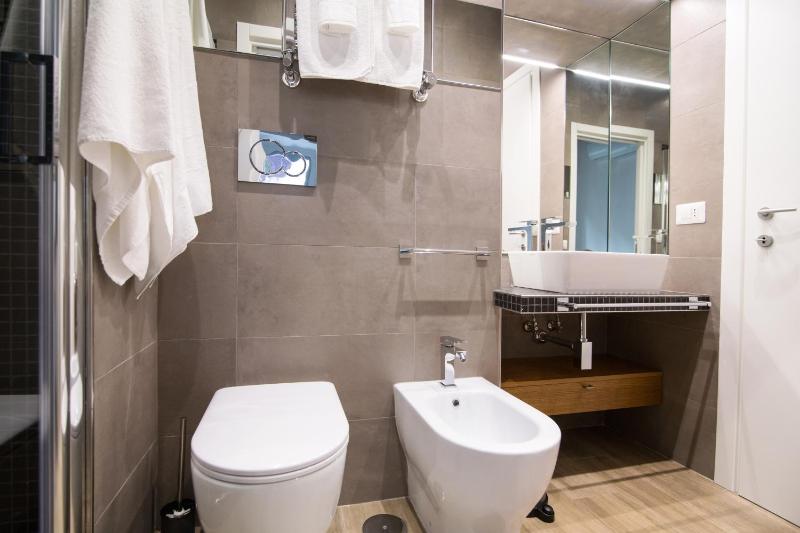 Deluxe Apartment Spagna-Separate Building image 2