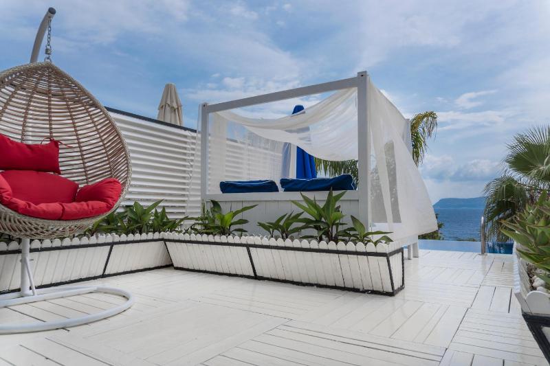Nur Beach Hotel - image 12