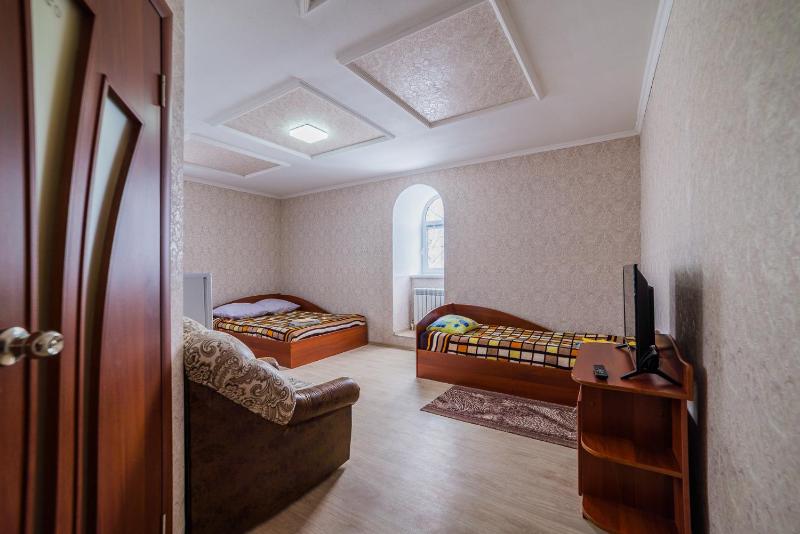 Standard Family Room image 1