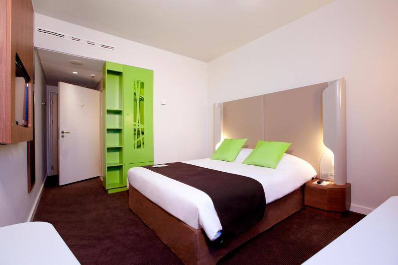 Standard Room - 1 Queen Bed image 1