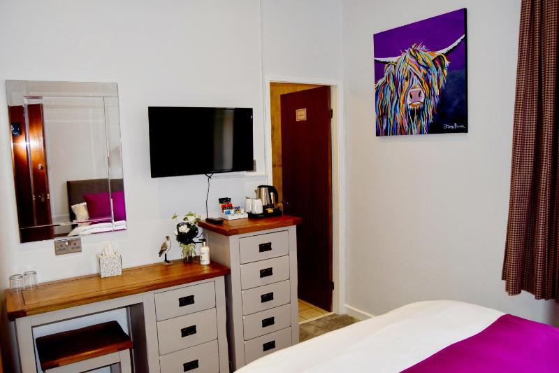 Small Double Room image 4