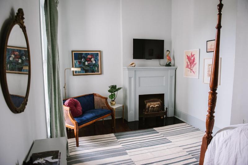 Queen Room image 3