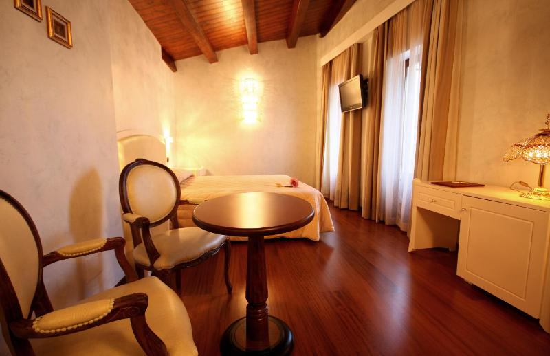 Junior Suite image 1