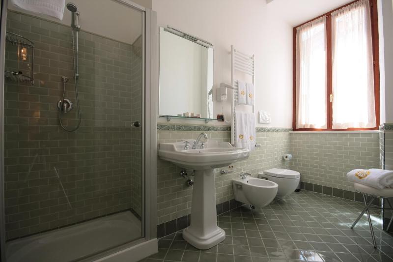 Double or Twin Room image 4