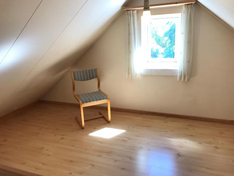 Twin Room with Shared Bathroom image 2