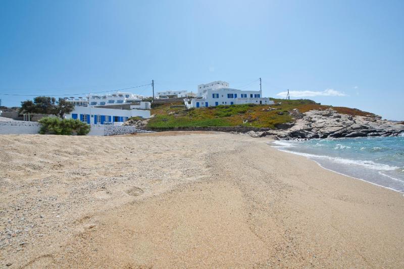 MARKOS BEACH rooms & studios - image 8