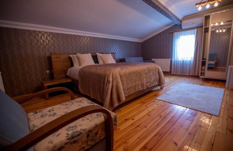 Deluxe Room image 1