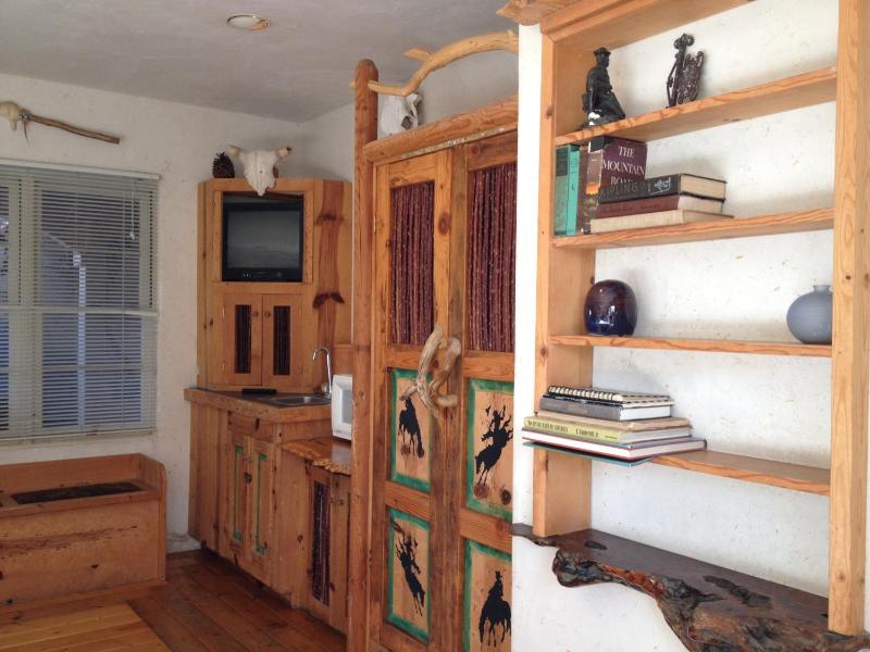 Two Double Beds with Patio and Garden View image 4