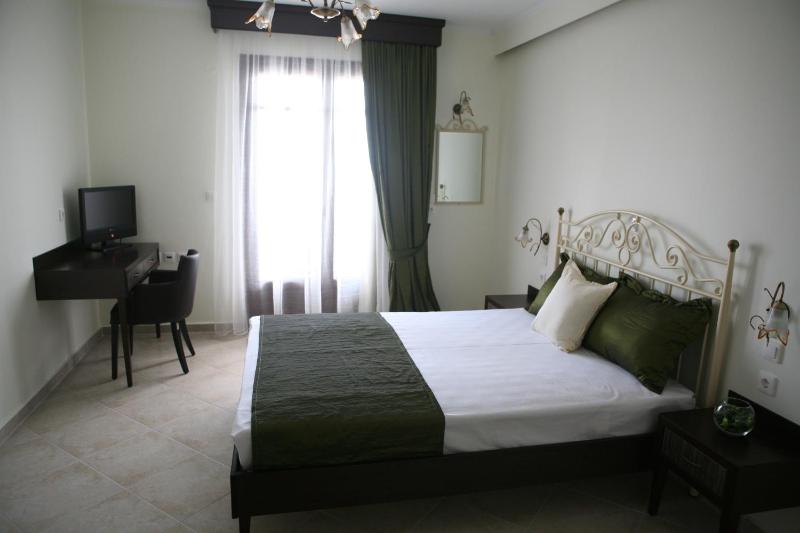 Double Room with Balcony and Sea View image 4