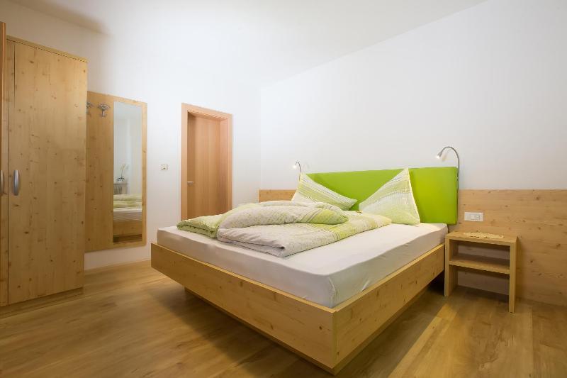 Double Room with Balcony image 3