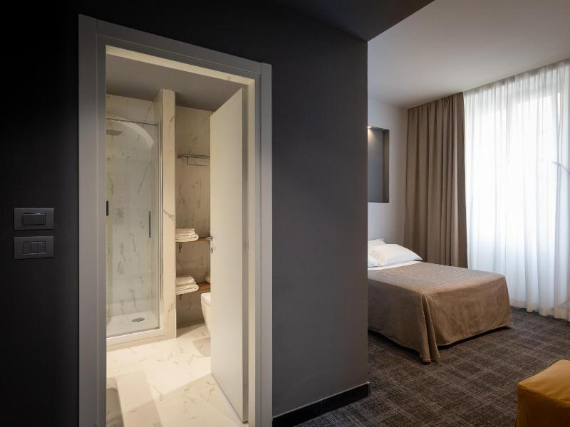 HNN Luxury Suites - image 38