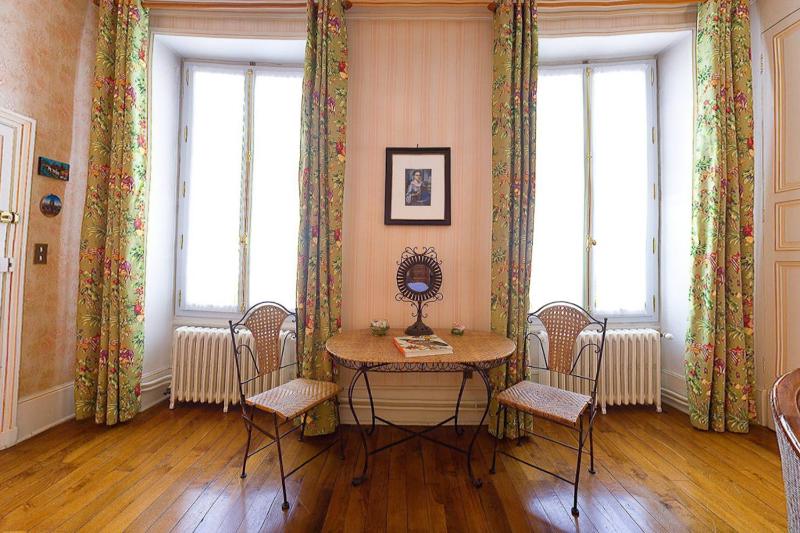 Double Room image 3