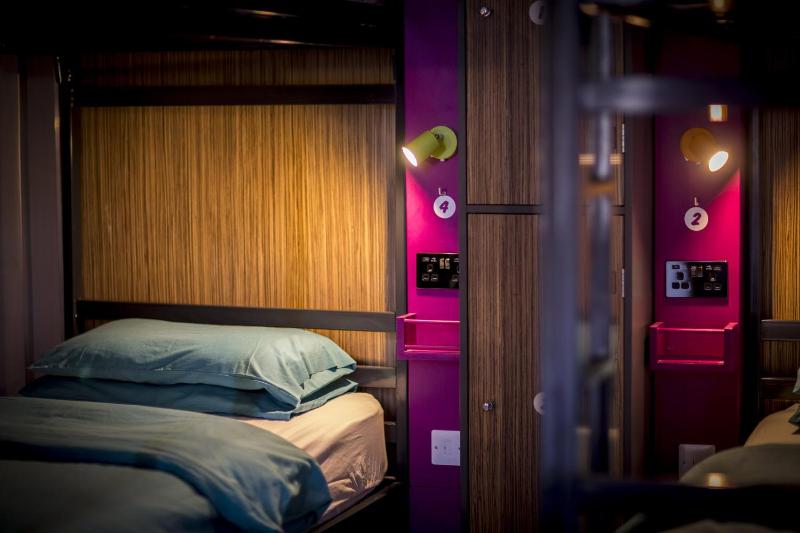 Bed in 6-Bed Mixed Dormitory Room image 1