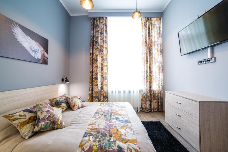 Studio Apartment image 2