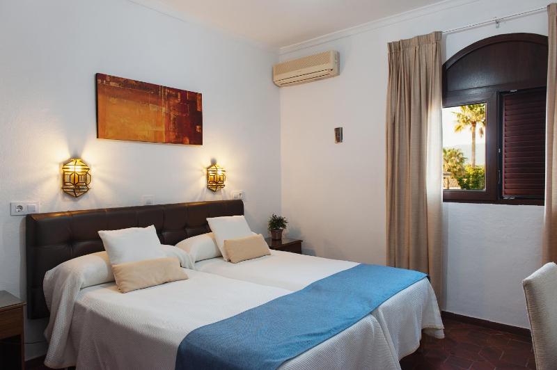Economy Double or Twin Room image 1