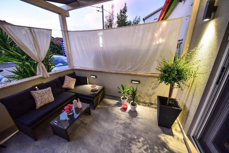 Apartment with Terrace image 4