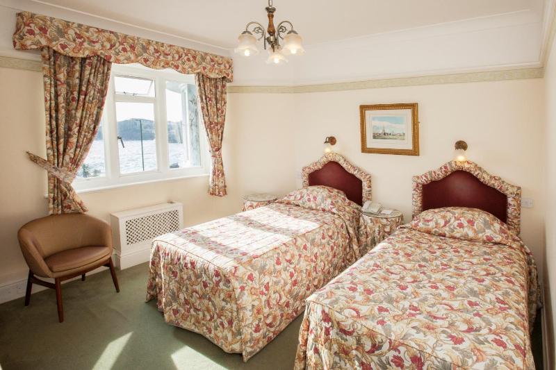 Twin Room with Sea View image 3