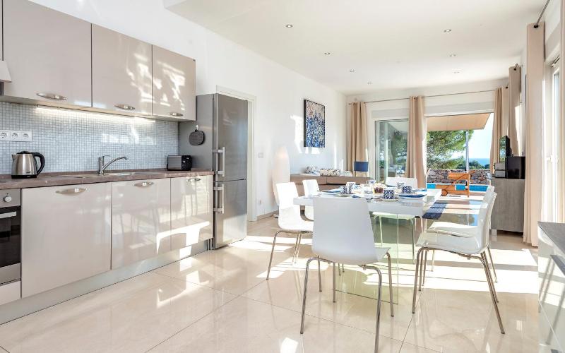 Villa Moderna Family Friendly - image 11