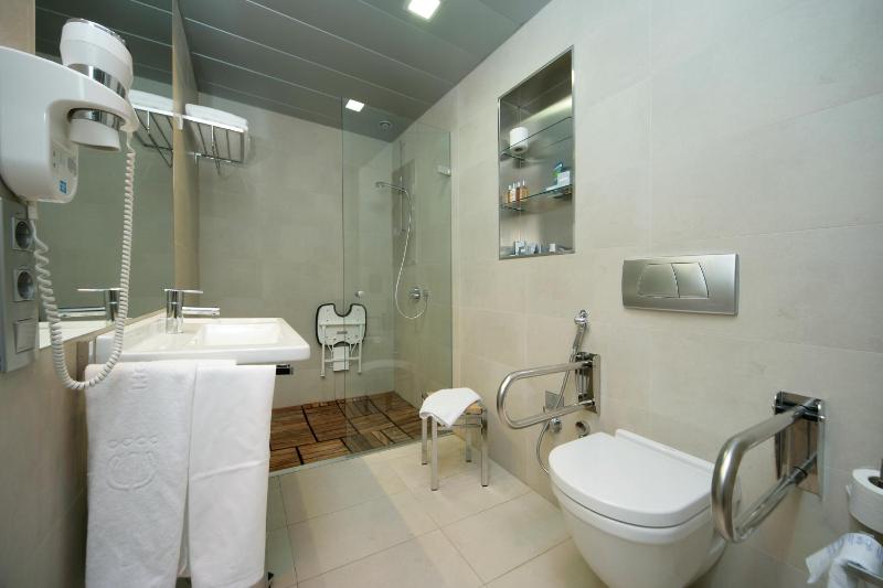Double or Twin Room image 2