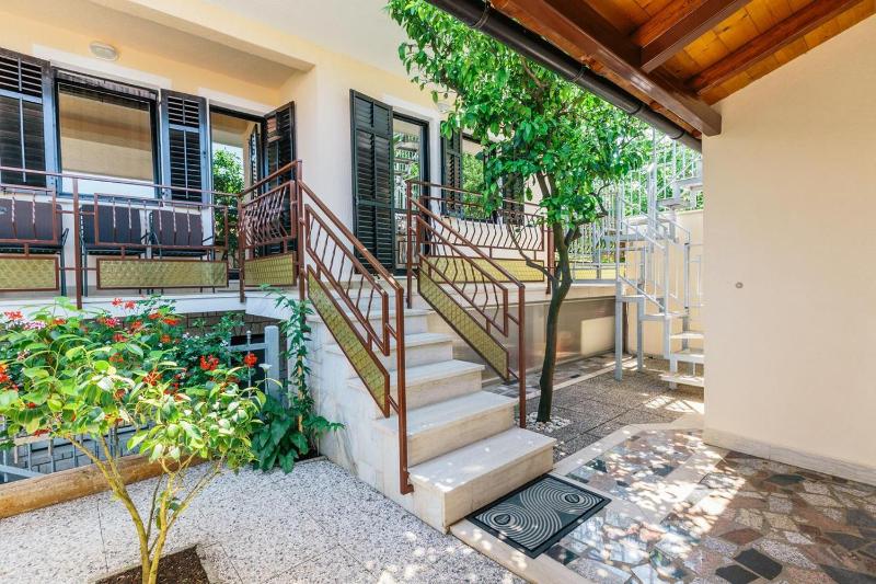 Two-Bedroom Apartment with Terrace image 2