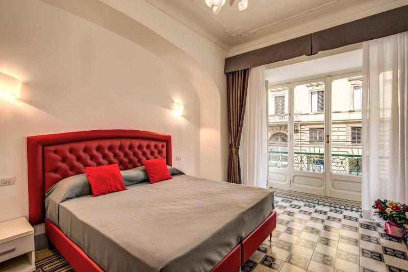 Superior Double or Twin Room with City View image 3