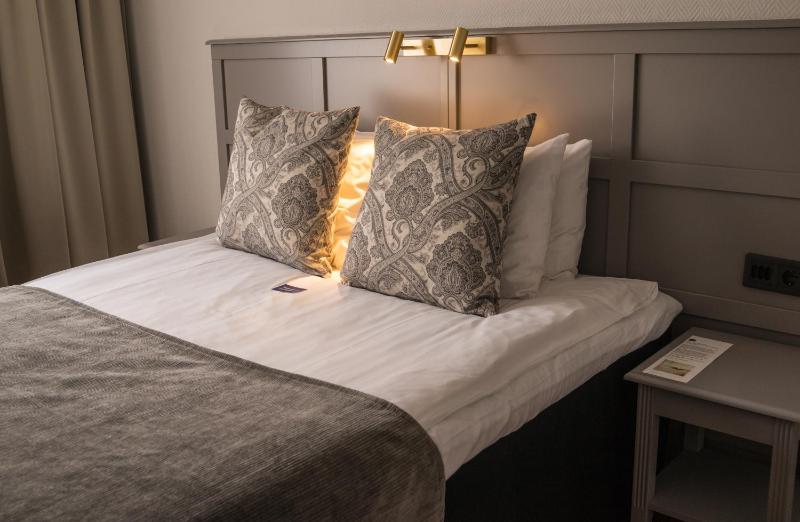 Superior Queen Room image 3