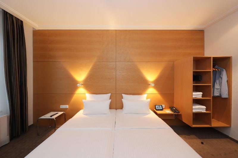 Urban Double Room  image 3