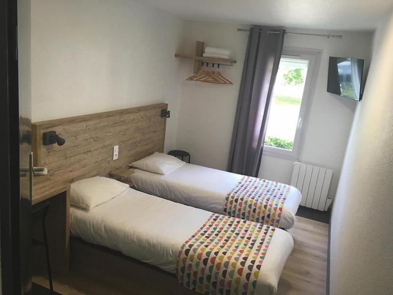 Twin Room image 1