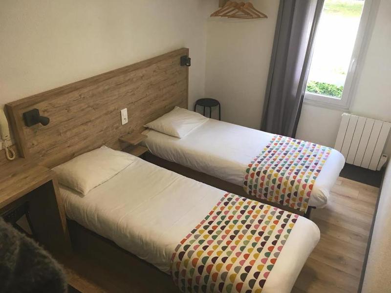 Twin Room image 4