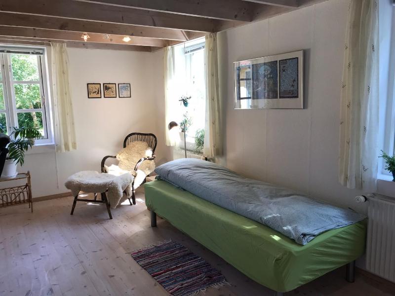 Twin Room with Shared Bathroom image 3