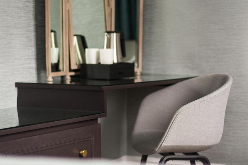 Classic Double or Twin Room image 3
