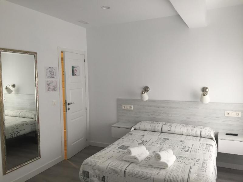 Double Room with One Double Bed image 2