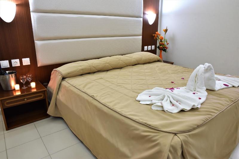 Twin Room image 3