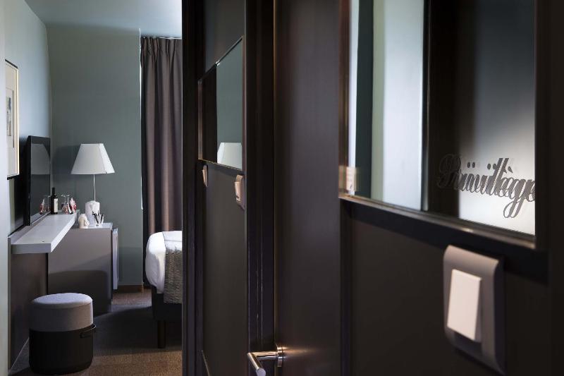 Superior Double Room image 3