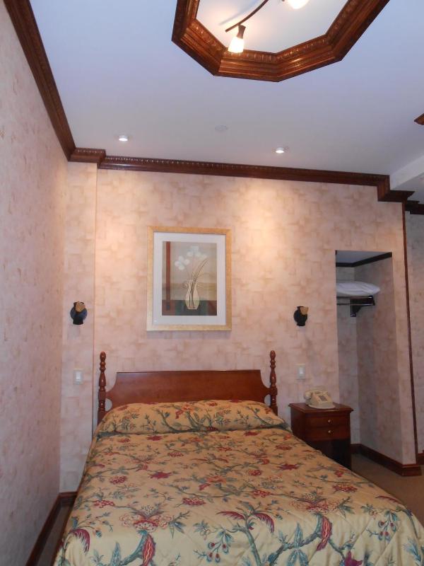 Double Room with Private Bathroom image 3