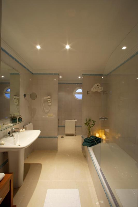 Three-Bedroom Villa with Private Pool image 3