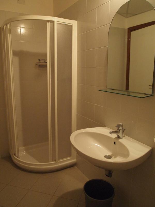 Double or Twin Room image 3