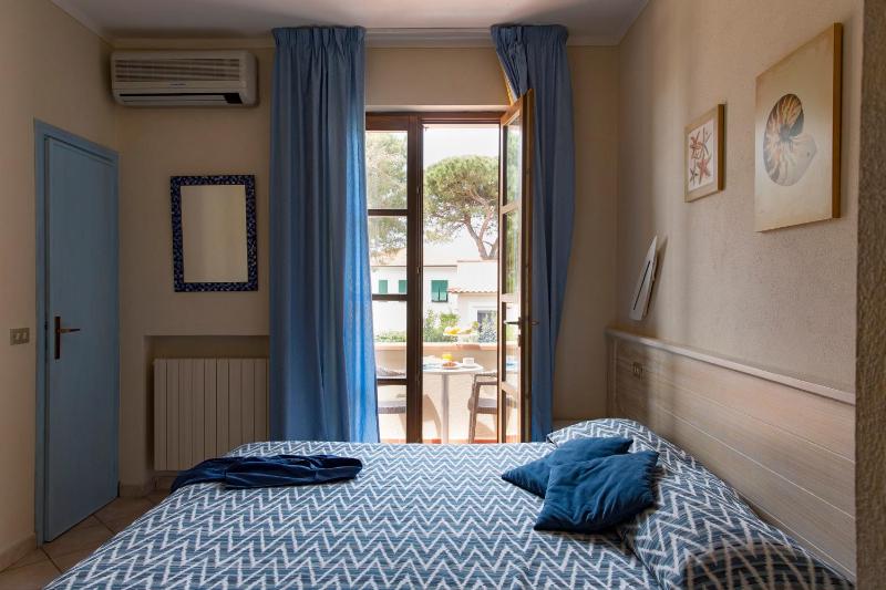 Double or Twin Room with Sea View image 3