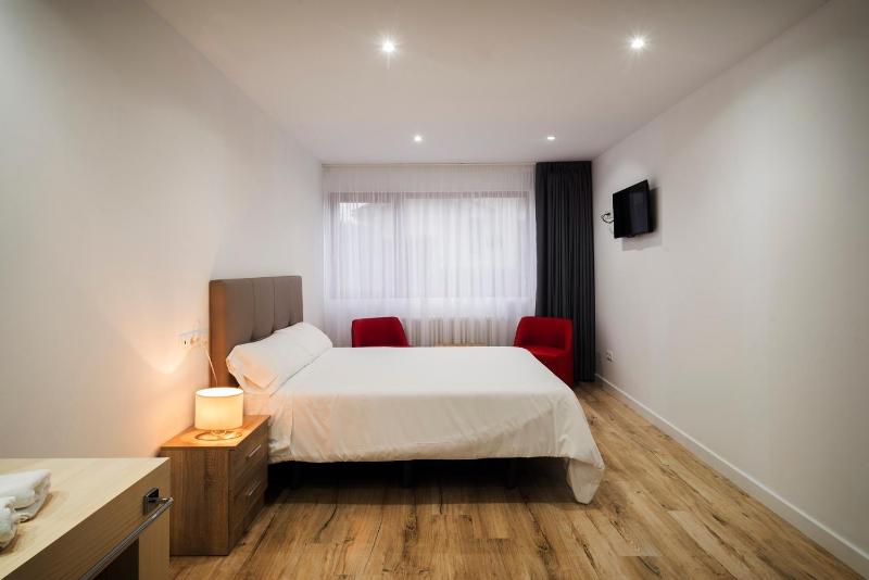 Double Room with Sea View image 4