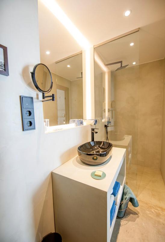 Kook Hotel Tarifa - image 14