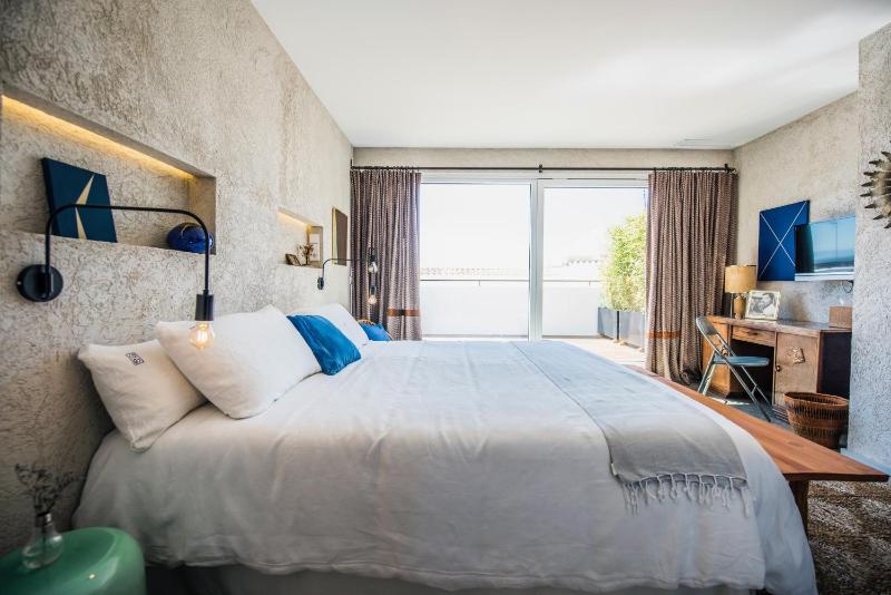 Kook Hotel Tarifa - image 3